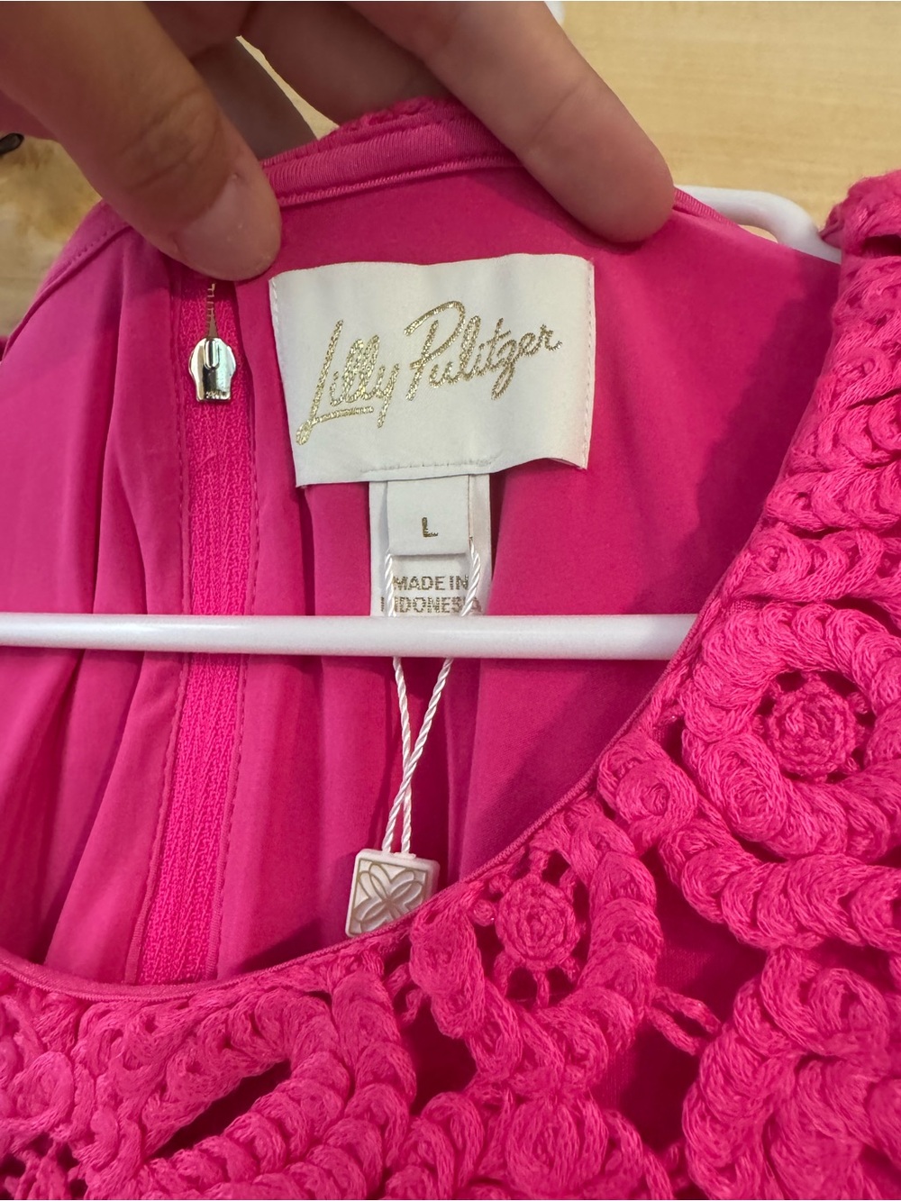 🌴 Lilly Pulitzer Hot Pink Crochet Sleeveless Shift Dress, NWT, Size L - Picture 3 of 6